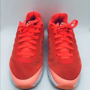 COPY - NIKE AIR MAX INVIGOR WOMEN SIZE 8. ( 749862-600).